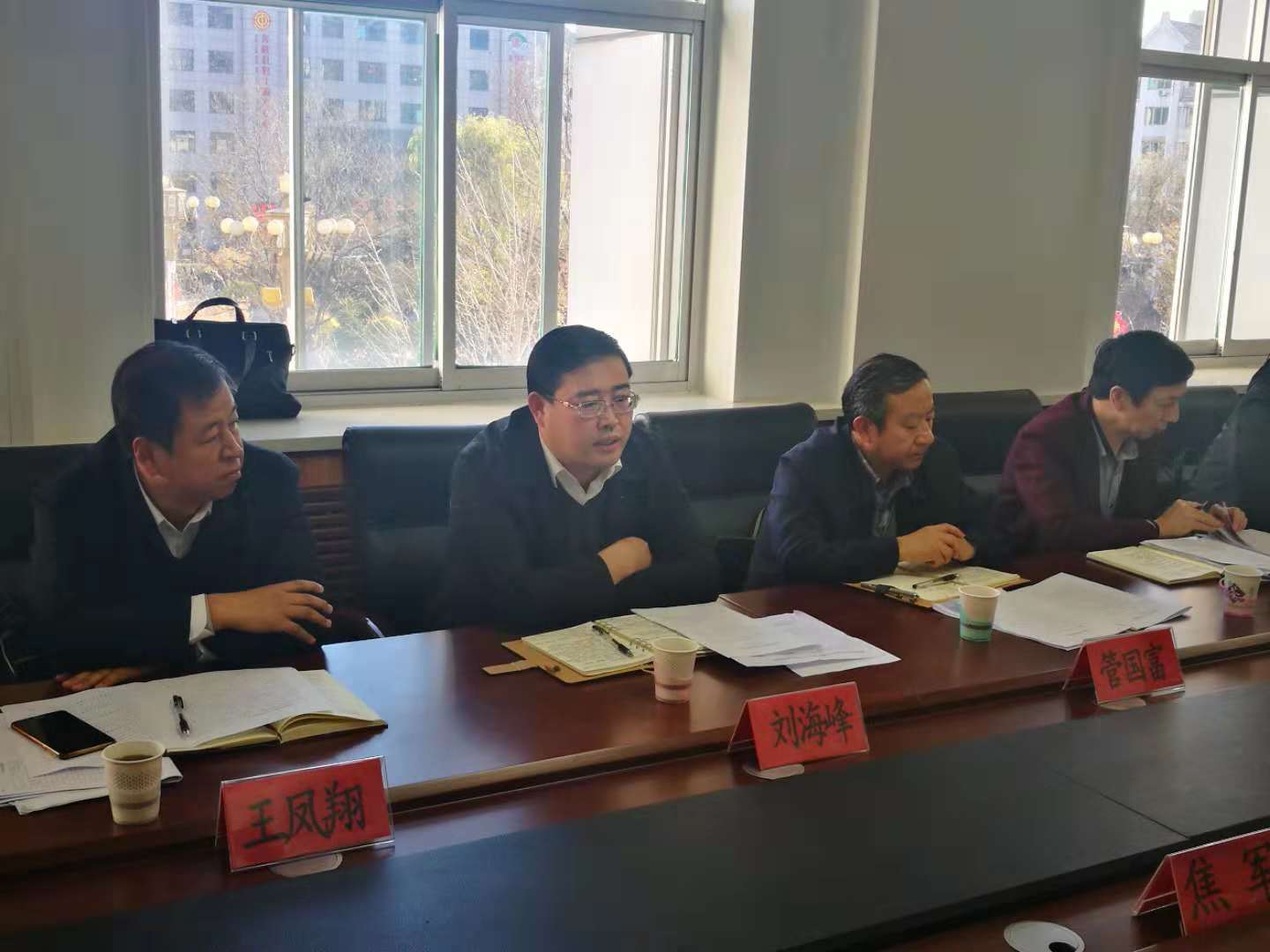 兴隆县人民政府县长焦军作了表态发言,并就相关议定事项现场进行了